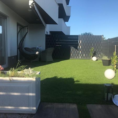 Hedonist-Luxury 2 Bedroom Apartment With Private Hot Tub, Garden And Free Parking Trogir Exterior photo